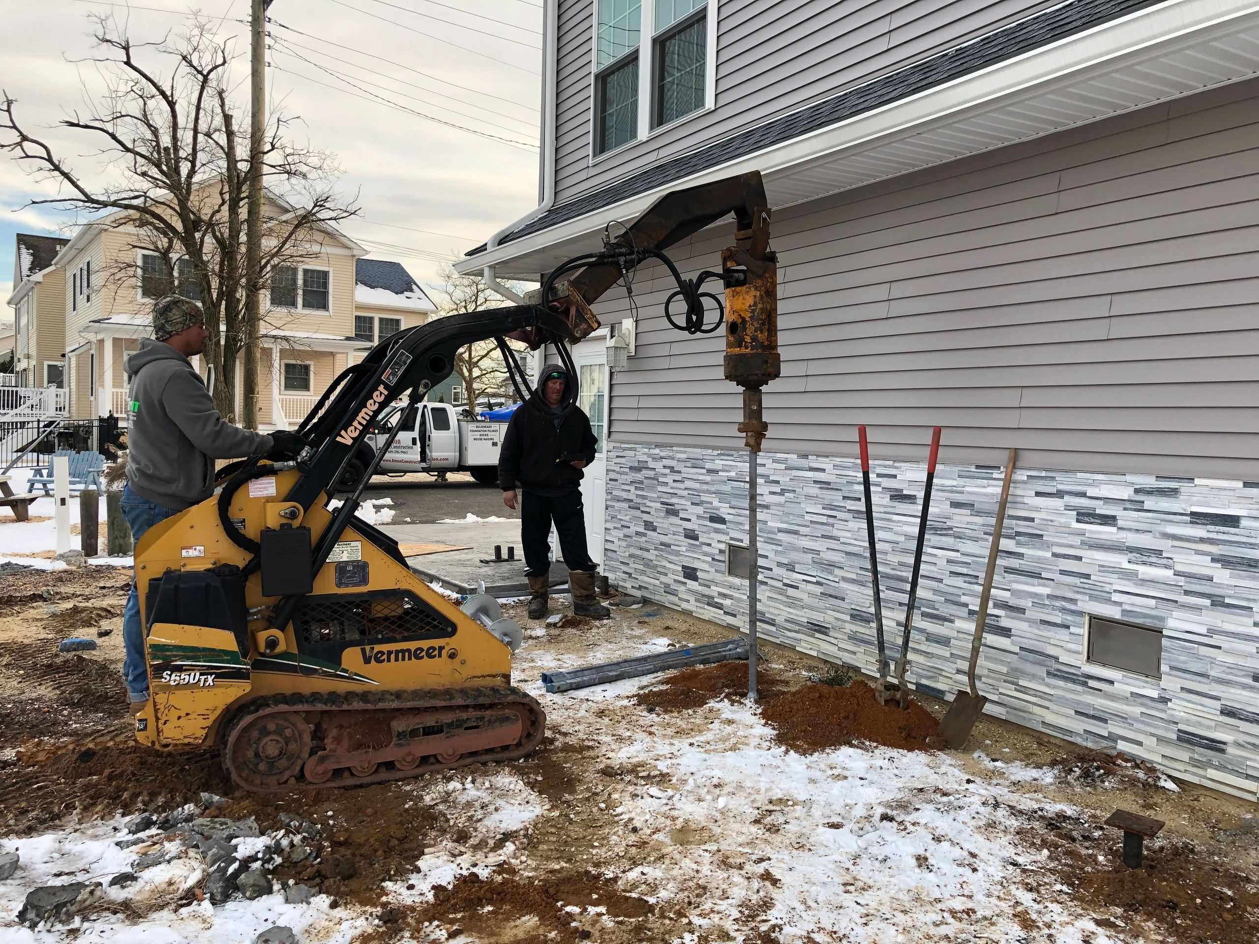 Vermeer S650TX equipment on site